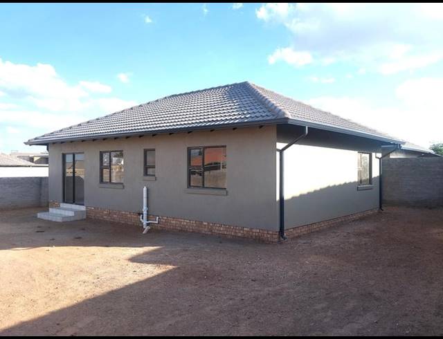 3 BEDROOM HOUSE FOR SALE IN AZAADVILLE